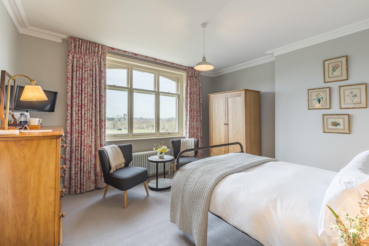 Lawn House Hotell Hatfield  Eksteriør bilde