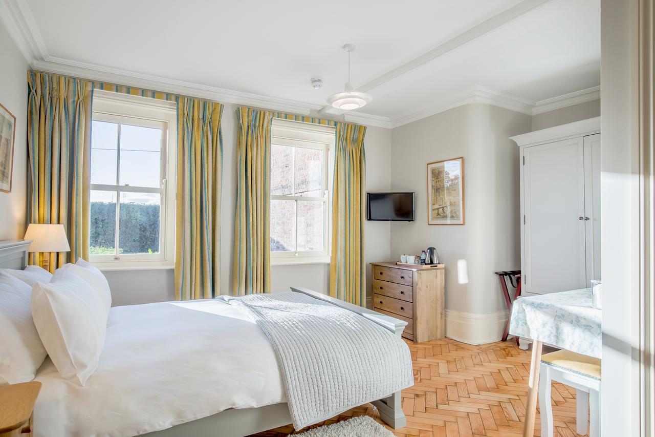 Lawn House Hotell Hatfield  Eksteriør bilde